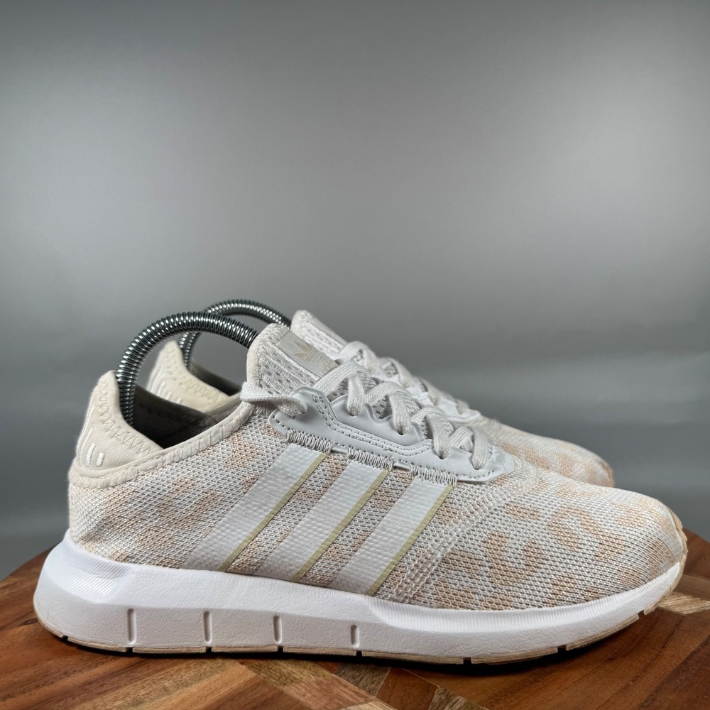 Adidas Swift Run X Womens 7.5 Leopard Print White Halo Amber Sneakers H01907